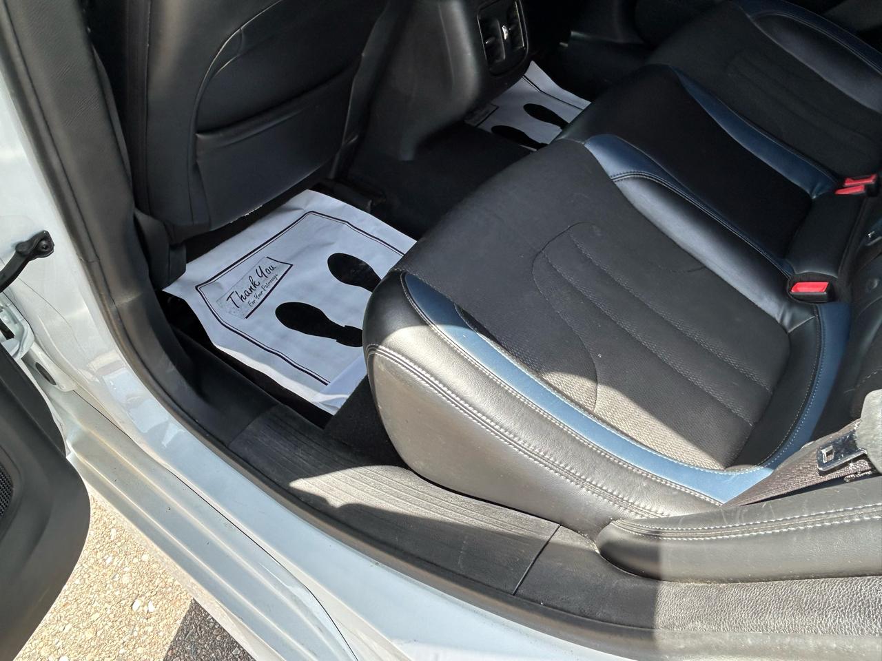 Chrysler 200 4dr Sdn S FWD 2015