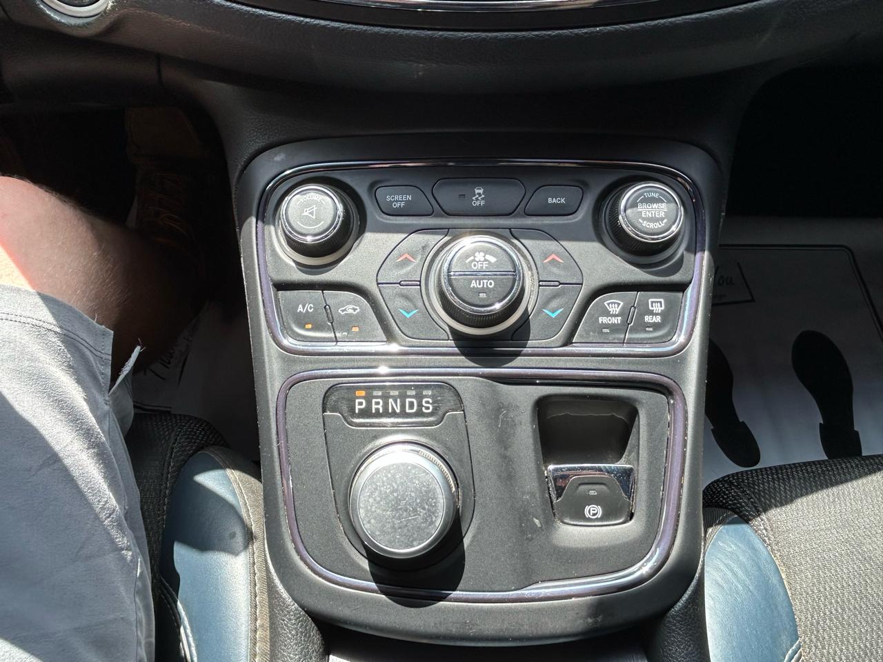Chrysler 200 4dr Sdn S FWD 2015