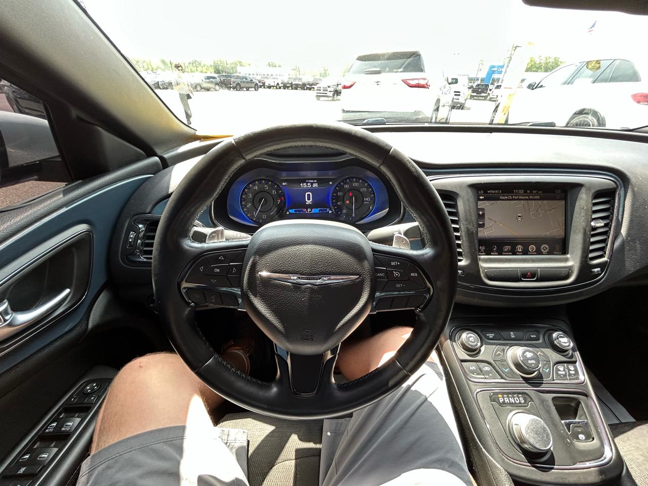 Chrysler 200 4dr Sdn S FWD 2015