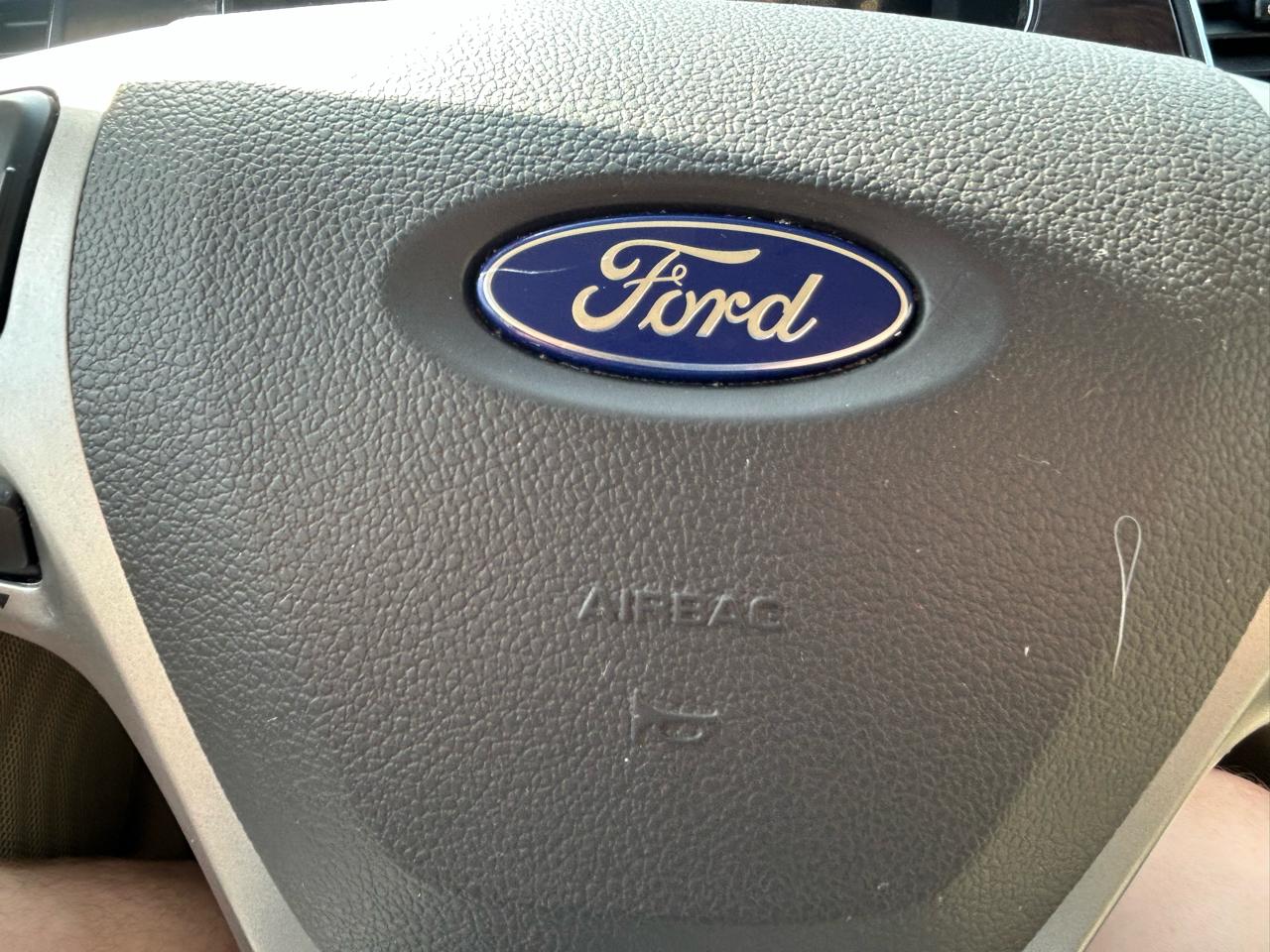 Ford Taurus 4dr Sdn Limited FWD 2014
