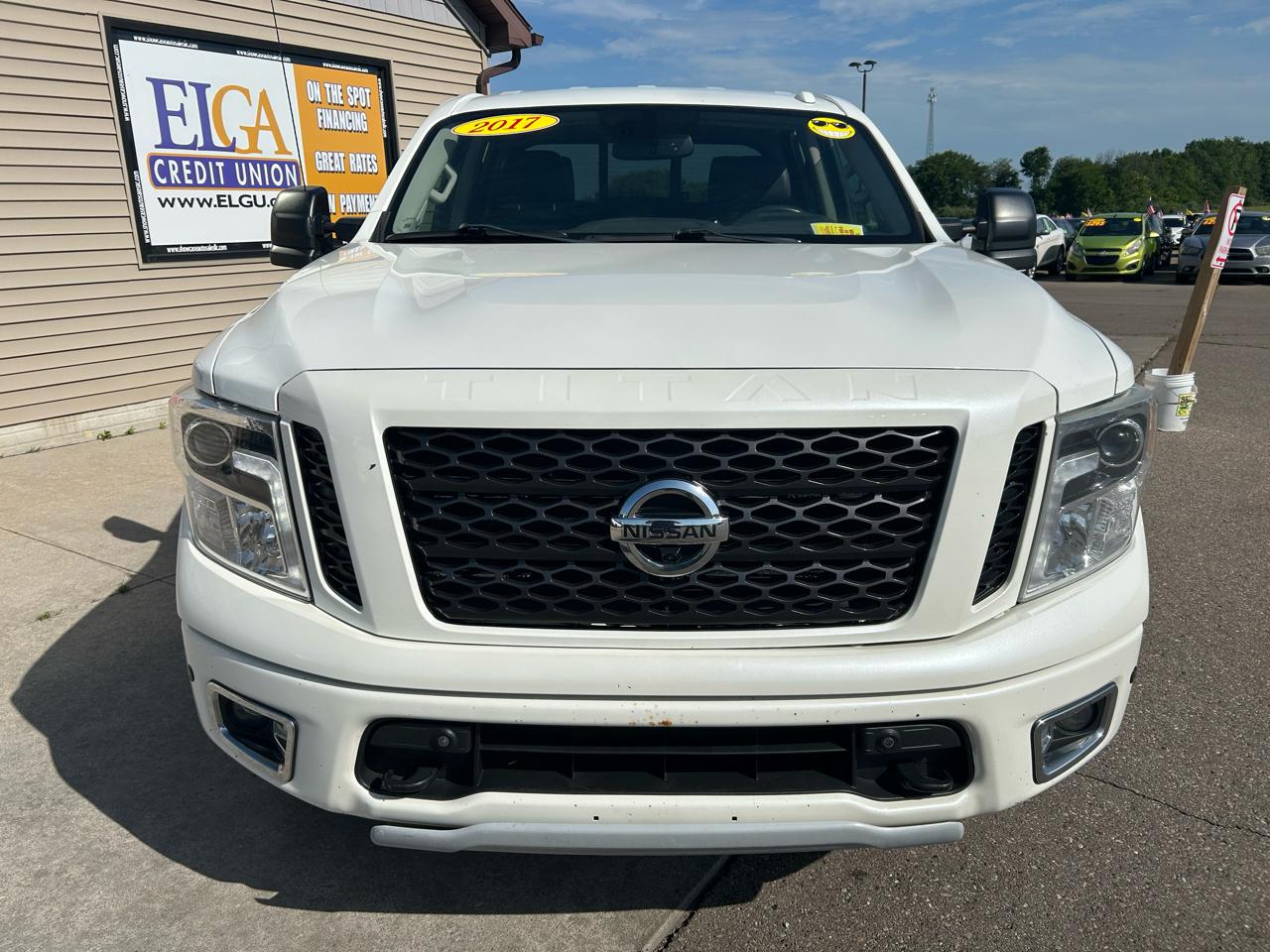 Nissan Titan 4x4 Crew Cab PRO-4X 2017