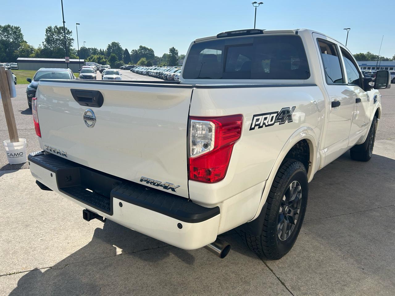 Nissan Titan 4x4 Crew Cab PRO-4X 2017