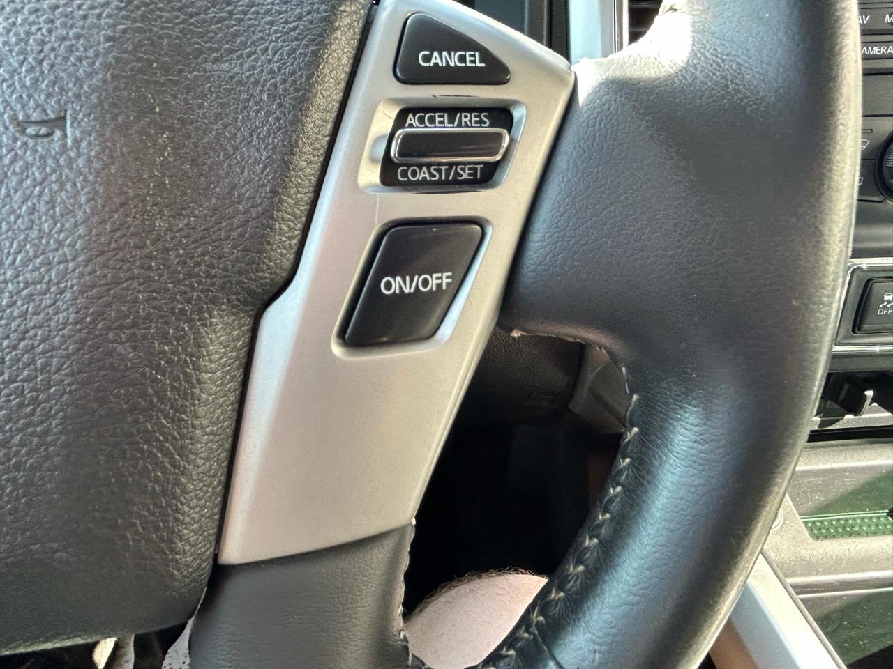 Nissan Titan 4x4 Crew Cab PRO-4X 2017