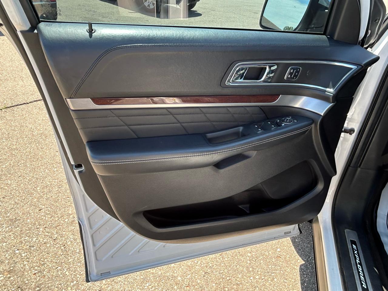 Ford Explorer Platinum 4WD 2018