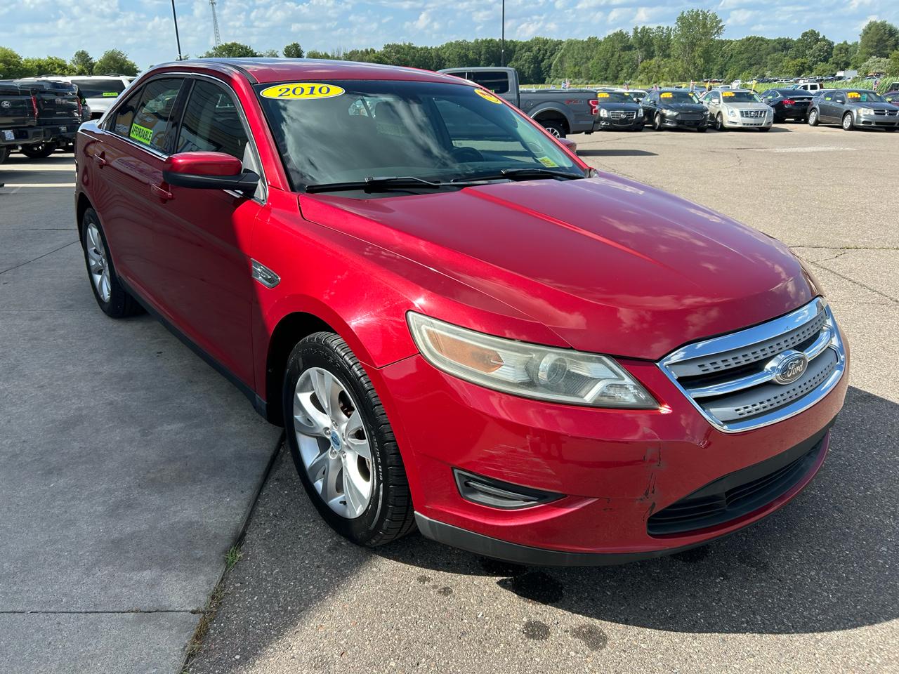 Ford Taurus 4dr Sdn SEL FWD 2010