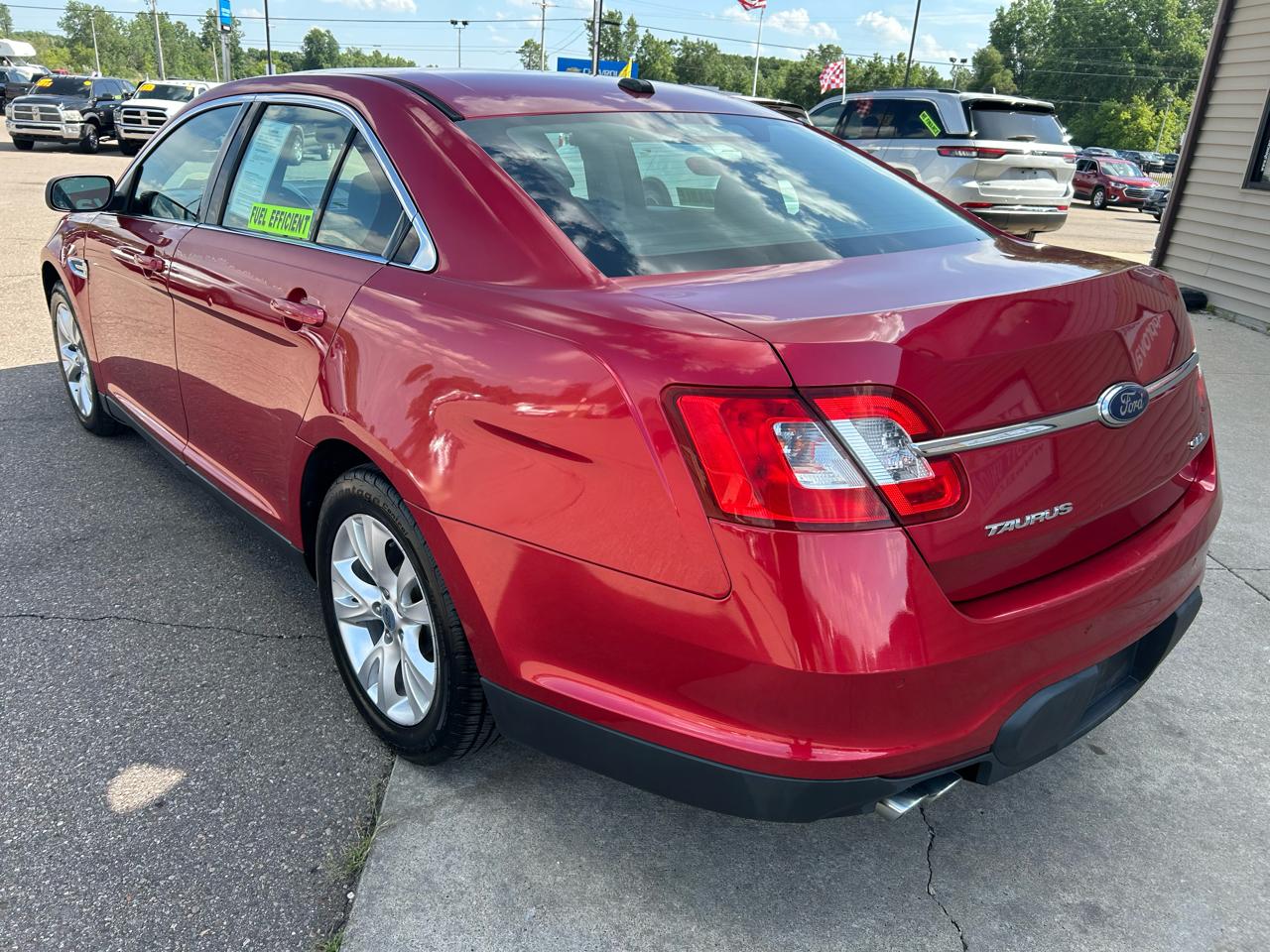 Ford Taurus 4dr Sdn SEL FWD 2010