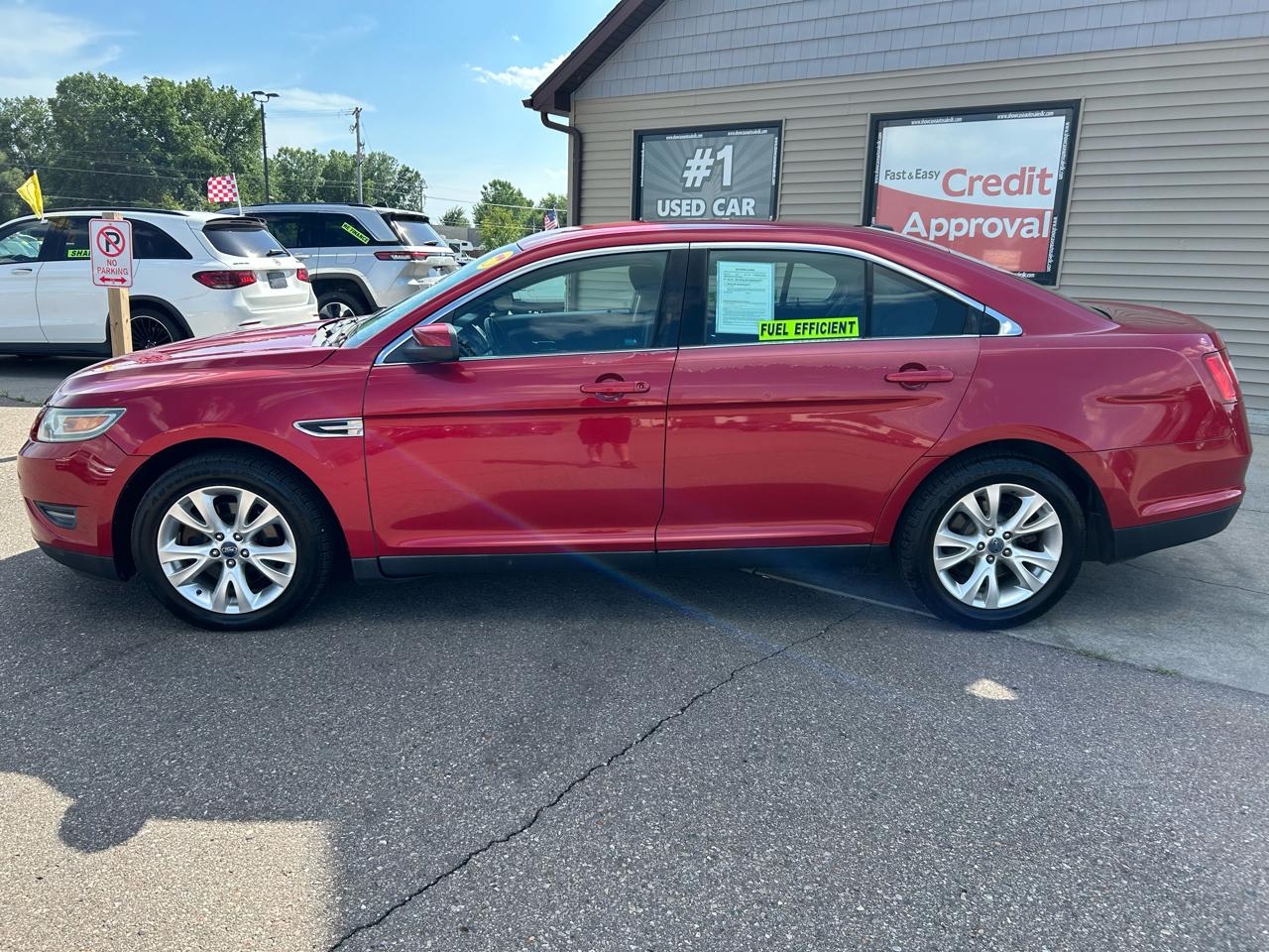 Ford Taurus 4dr Sdn SEL FWD 2010