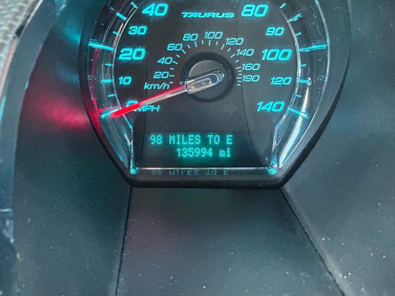 Ford Taurus 4dr Sdn SEL FWD 2010