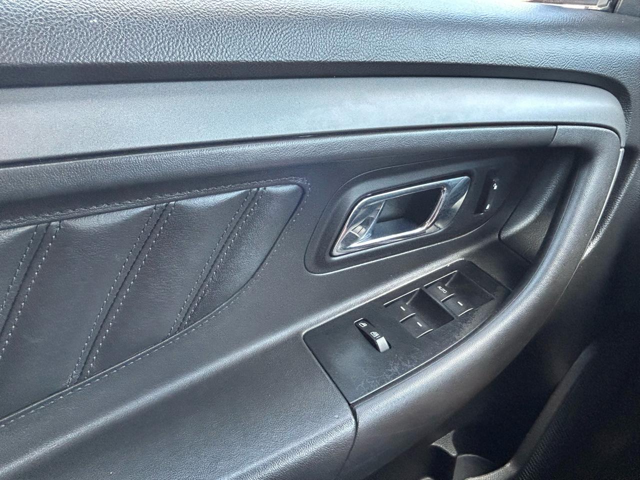 Ford Taurus 4dr Sdn SEL FWD 2010