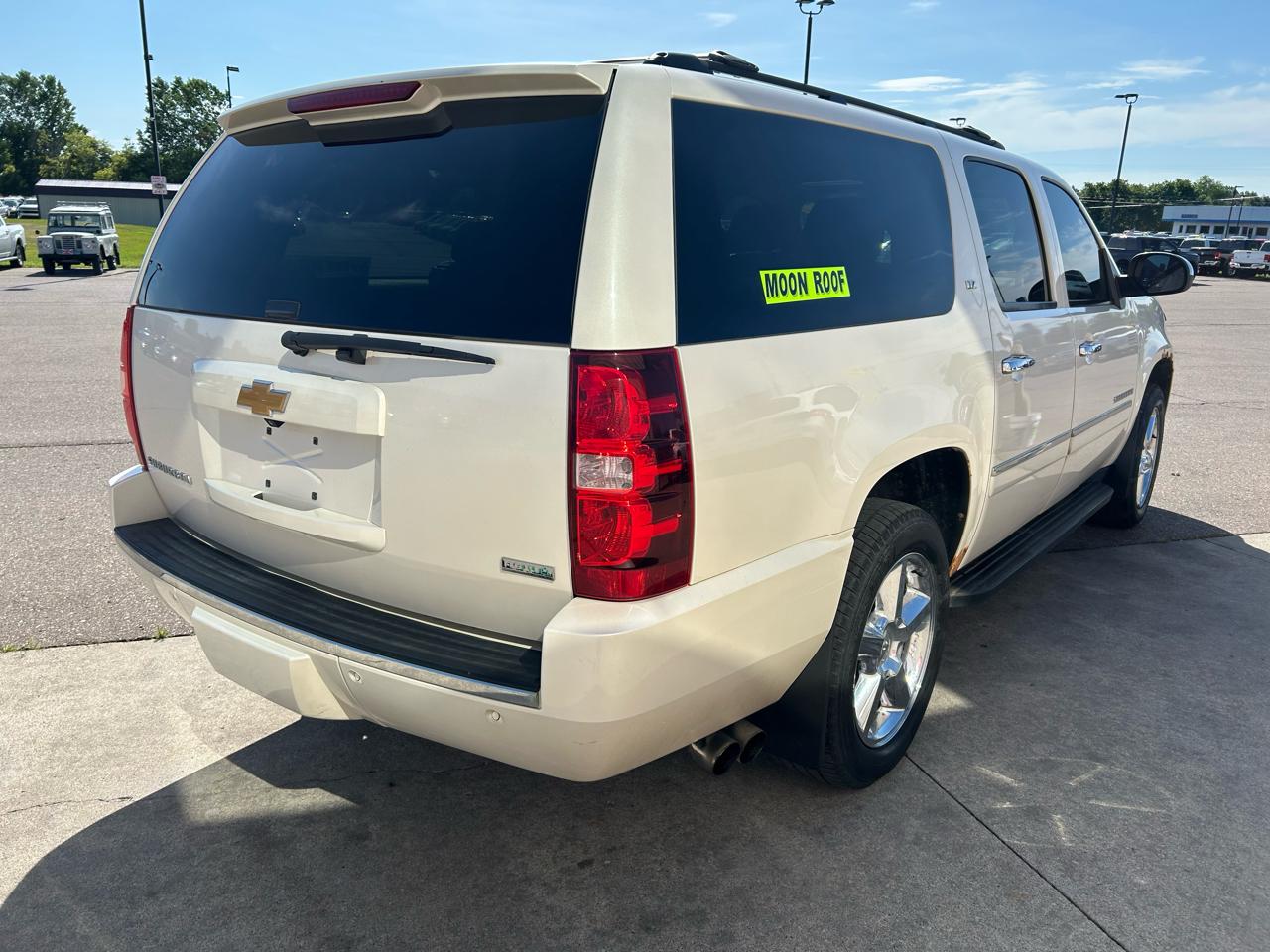 Chevrolet Suburban 4WD 4dr 1500 LTZ 2012