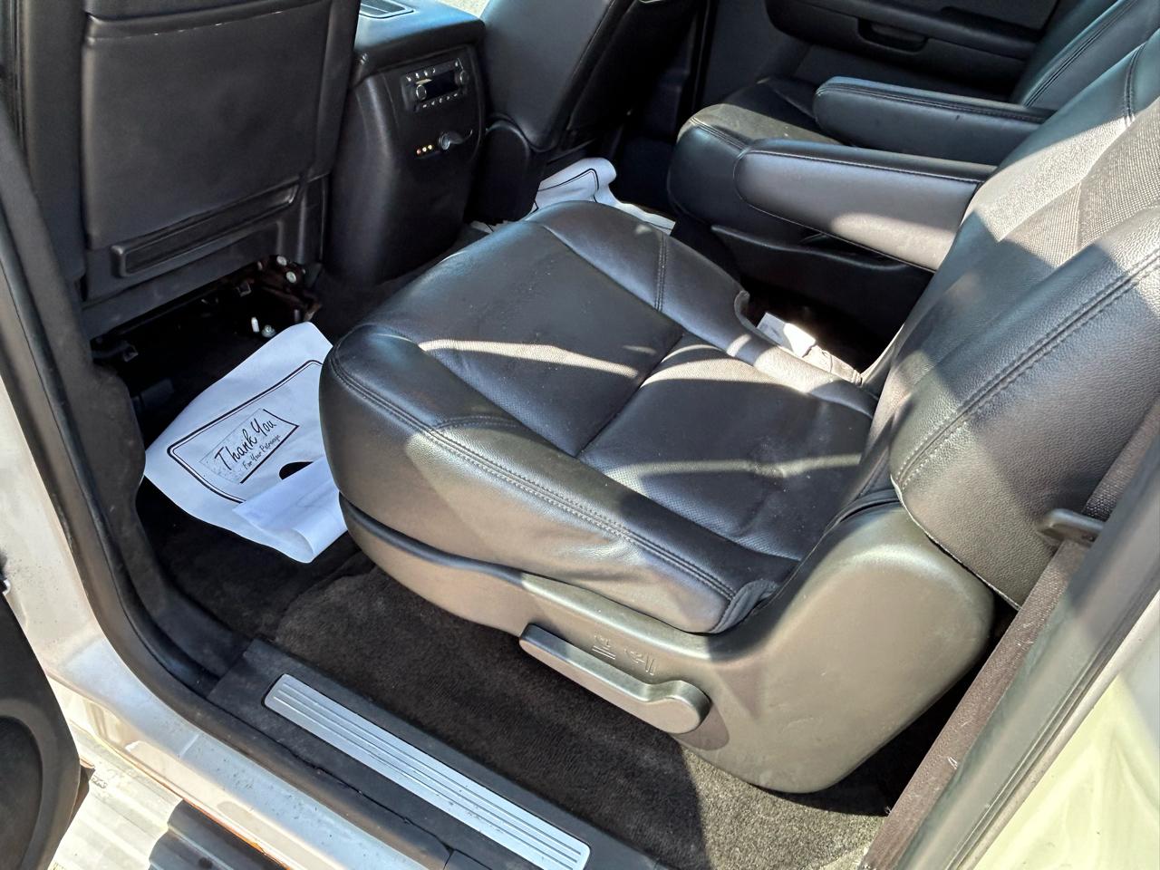 Chevrolet Suburban 4WD 4dr 1500 LTZ 2012