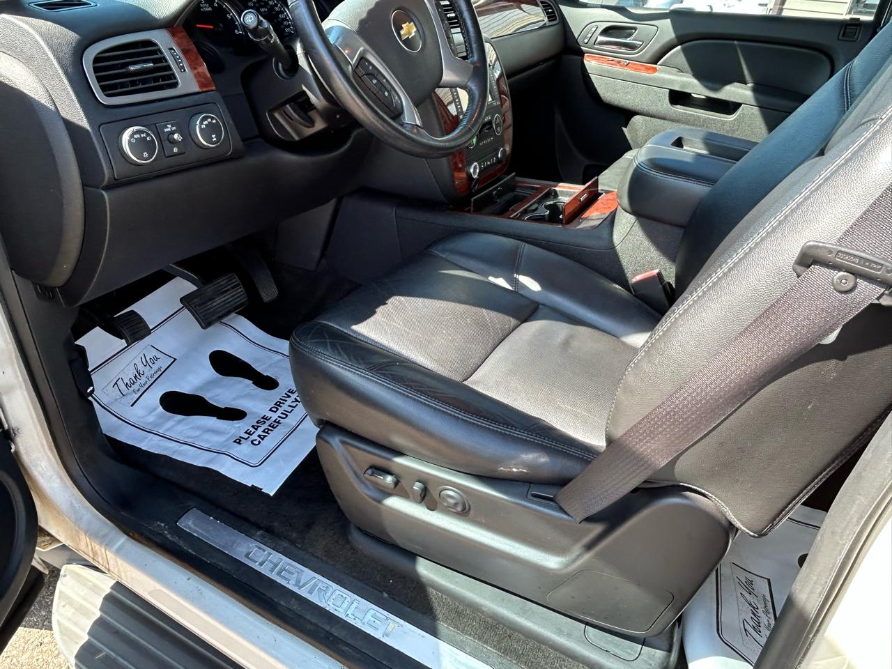 Chevrolet Suburban 4WD 4dr 1500 LTZ 2012