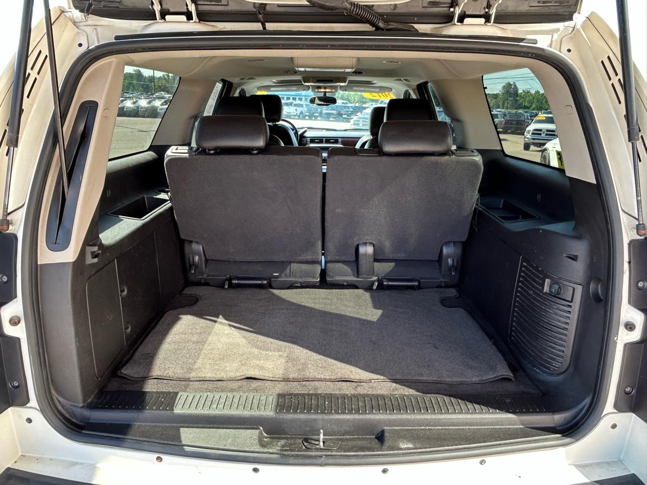Chevrolet Suburban 4WD 4dr 1500 LTZ 2012