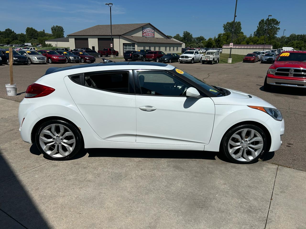 Hyundai Veloster Base 2013