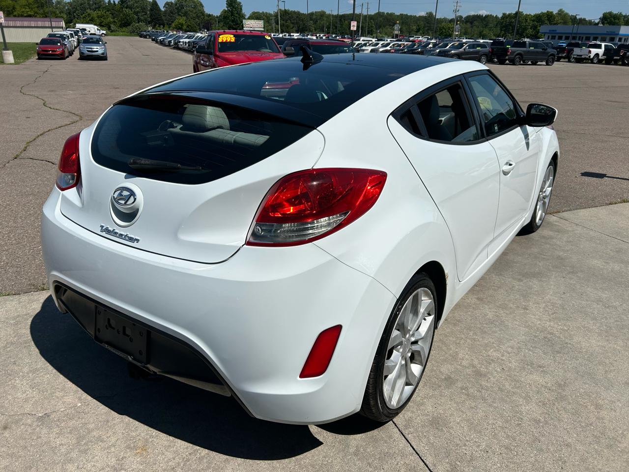 Hyundai Veloster Base 2013