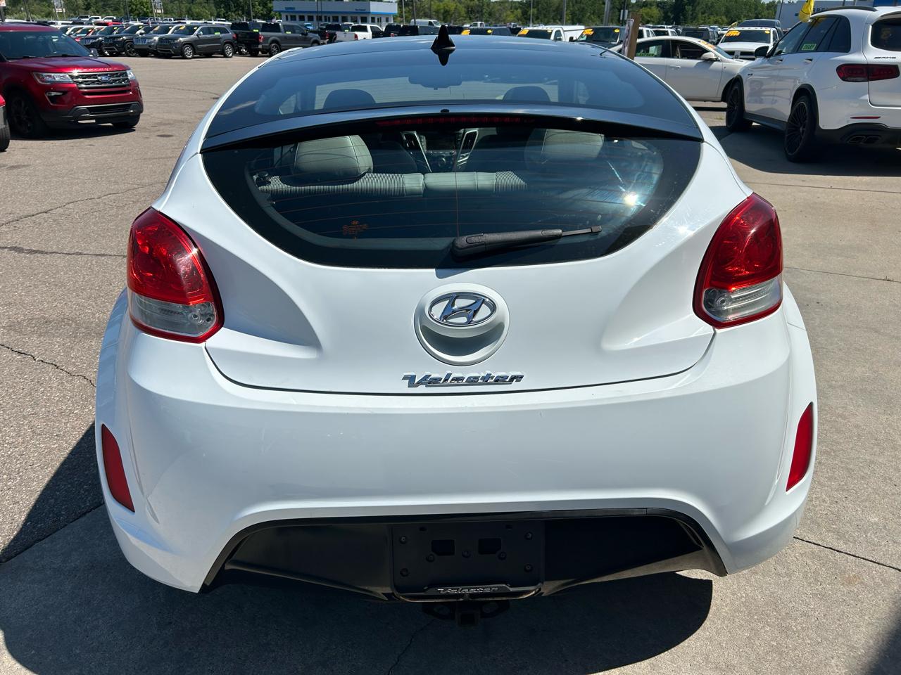 Hyundai Veloster Base 2013