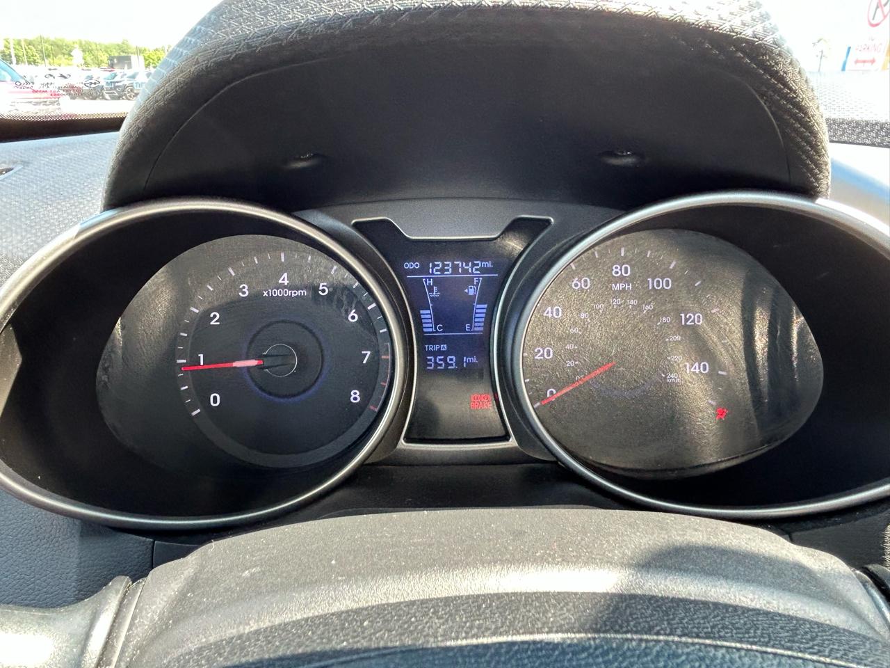 Hyundai Veloster Base 2013