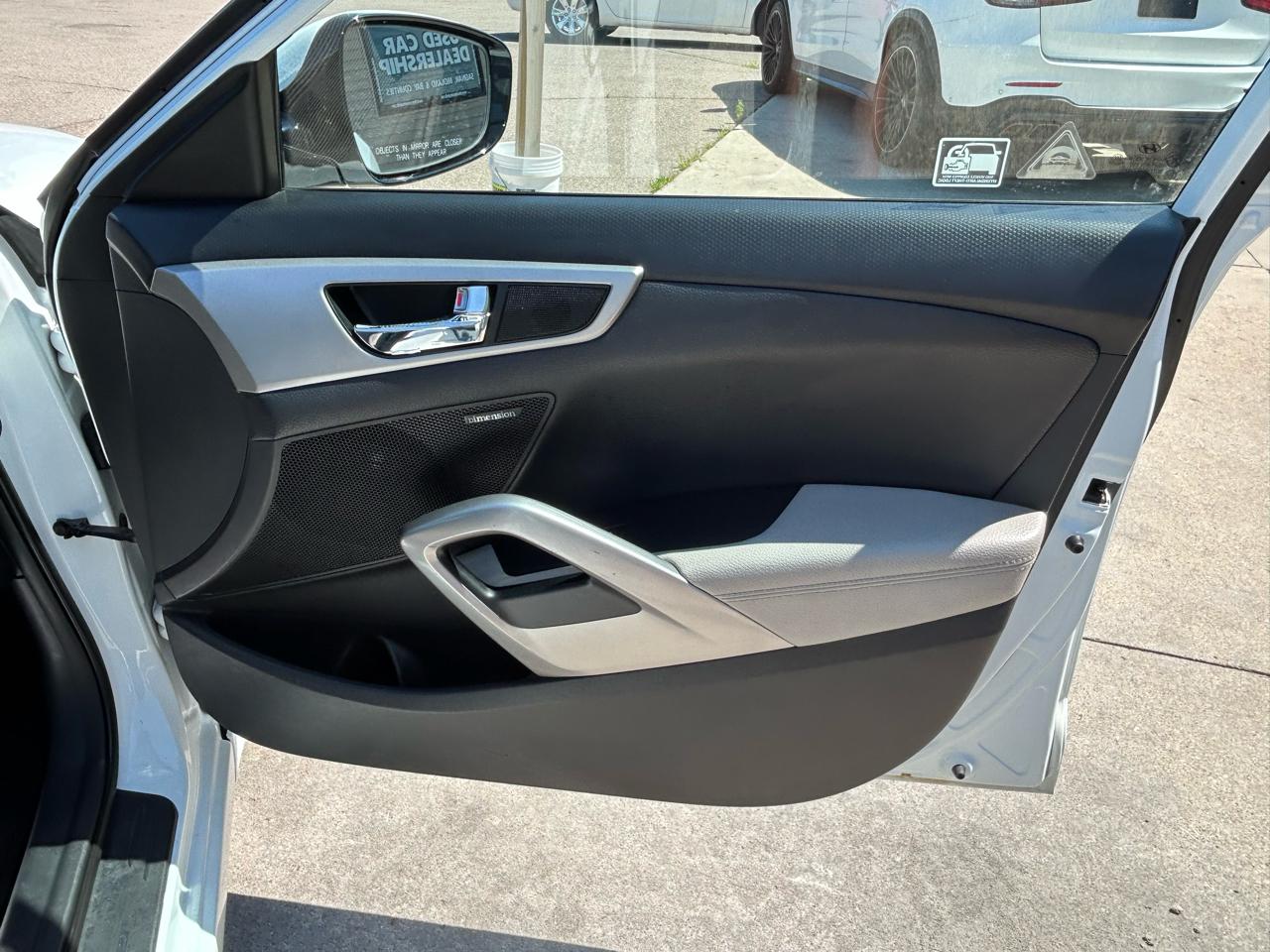 Hyundai Veloster Base 2013