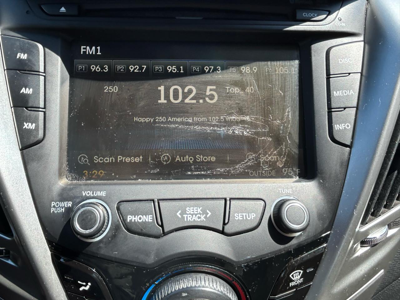 Hyundai Veloster Base 2013