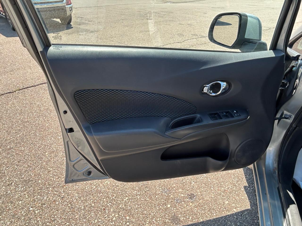 Nissan Versa Note 5dr HB CVT 1.6 S Plus 2014