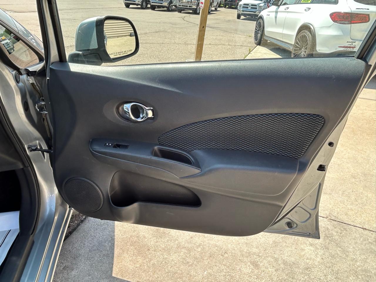 Nissan Versa Note 5dr HB CVT 1.6 S Plus 2014