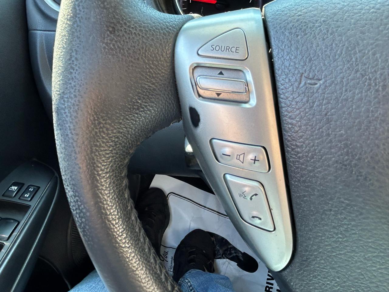 Nissan Versa Note 5dr HB CVT 1.6 S Plus 2014