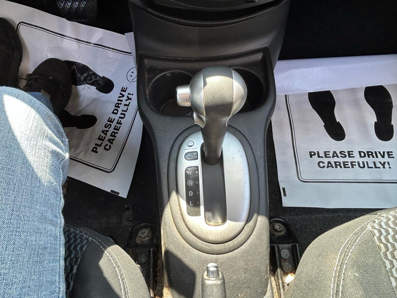 Nissan Versa Note 5dr HB CVT 1.6 S Plus 2014
