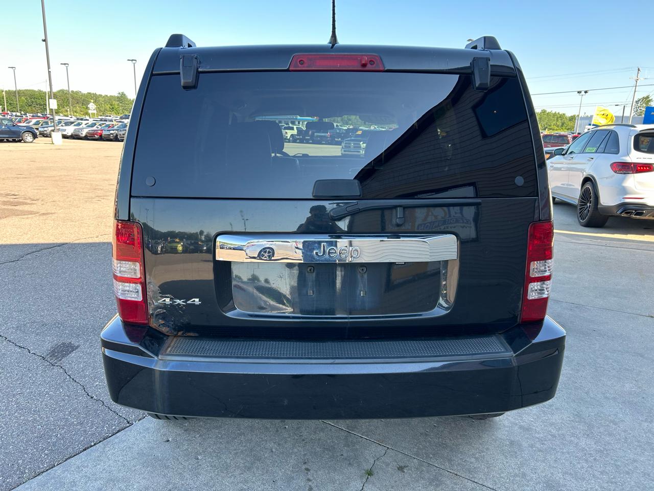 Jeep Liberty 4WD 4dr Sport Jet 2011