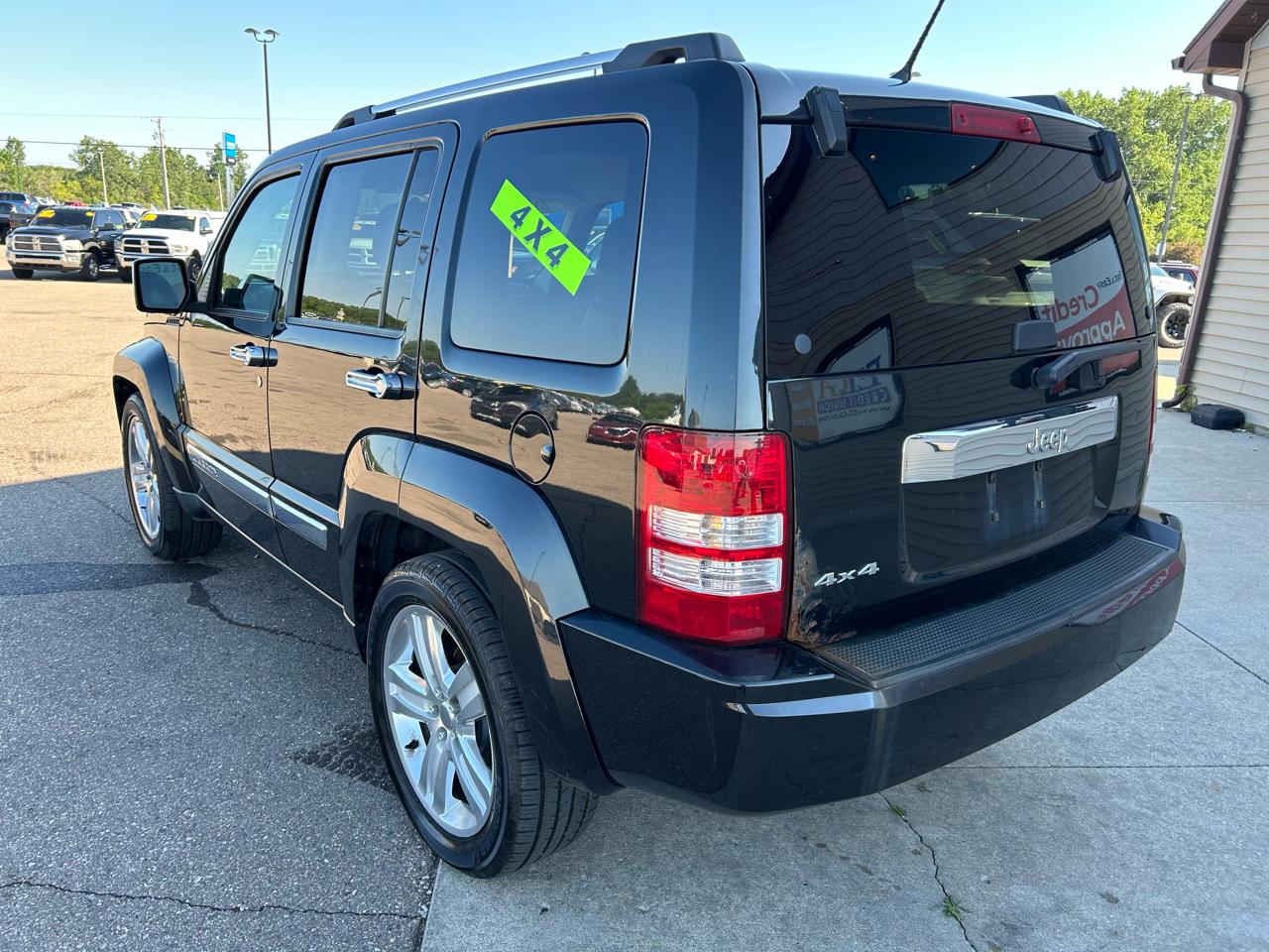 Jeep Liberty 4WD 4dr Sport Jet 2011