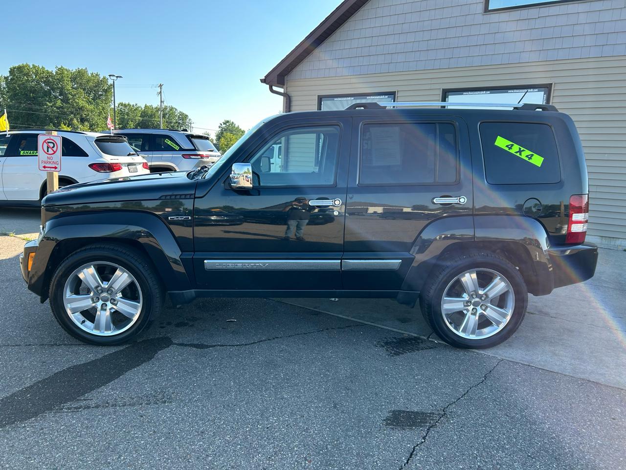 Jeep Liberty 4WD 4dr Sport Jet 2011