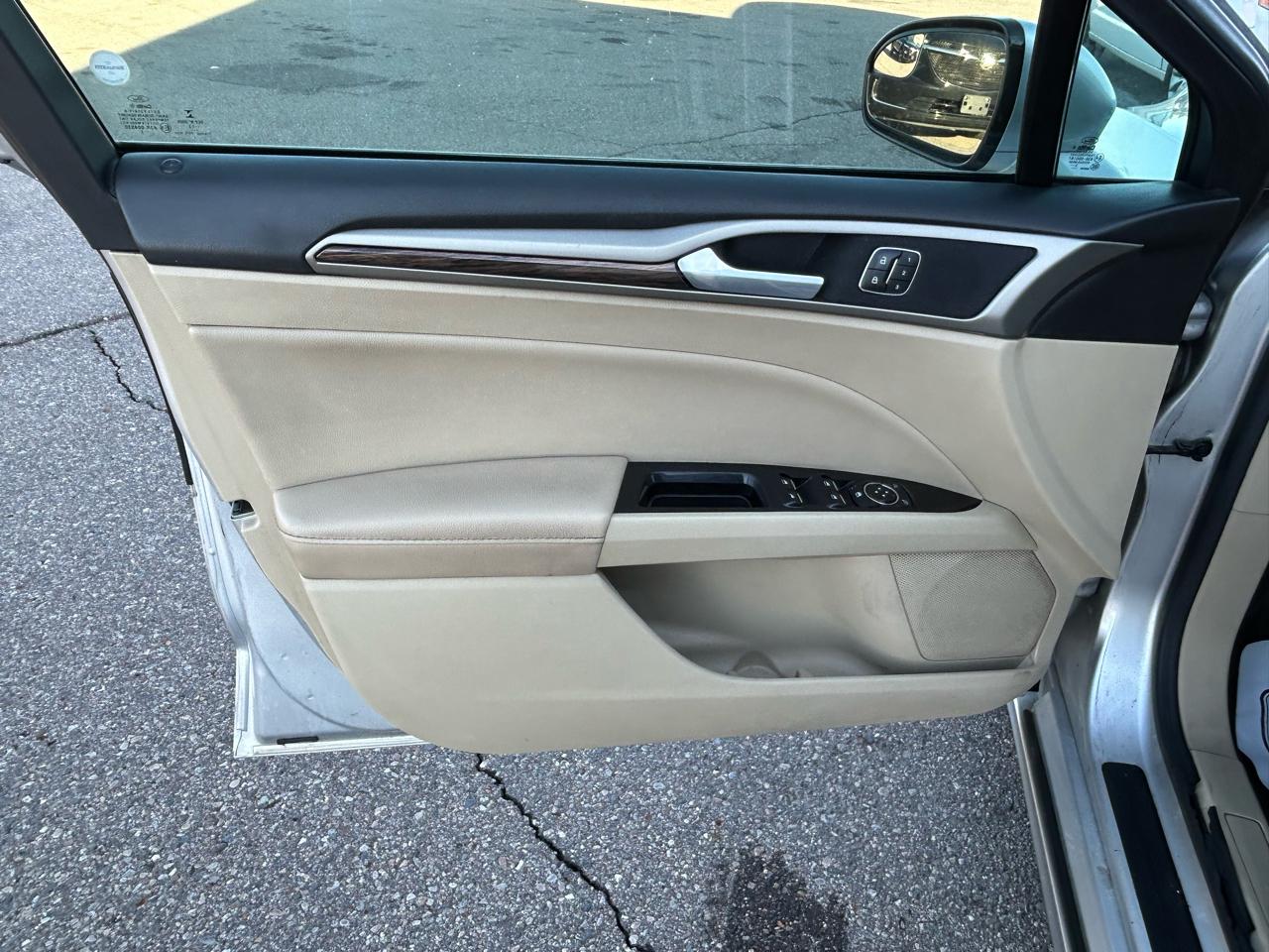 Ford Fusion 4dr Sdn SE FWD 2013