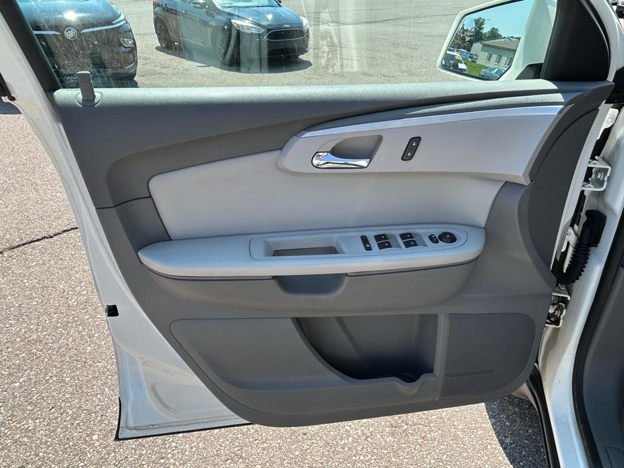 Chevrolet Traverse FWD 4dr LT w/1LT 2012