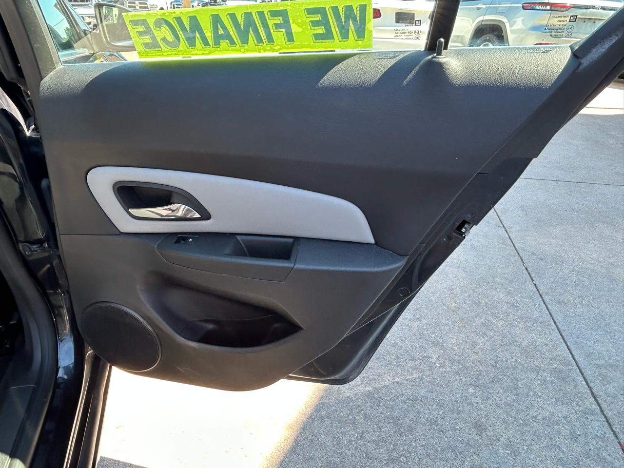Chevrolet Cruze 4dr Sdn LS 2011