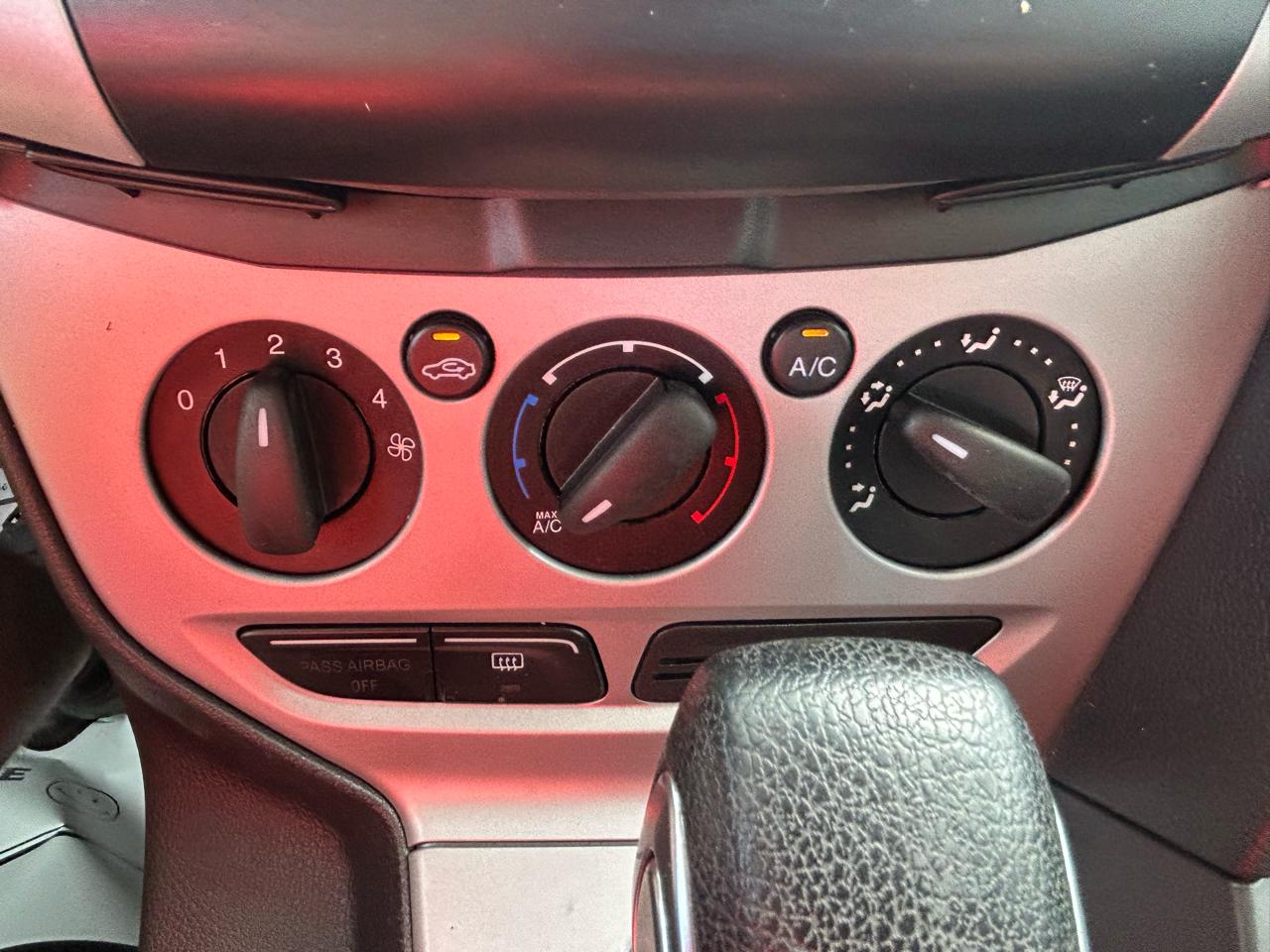 Ford Focus 5dr HB SE 2014