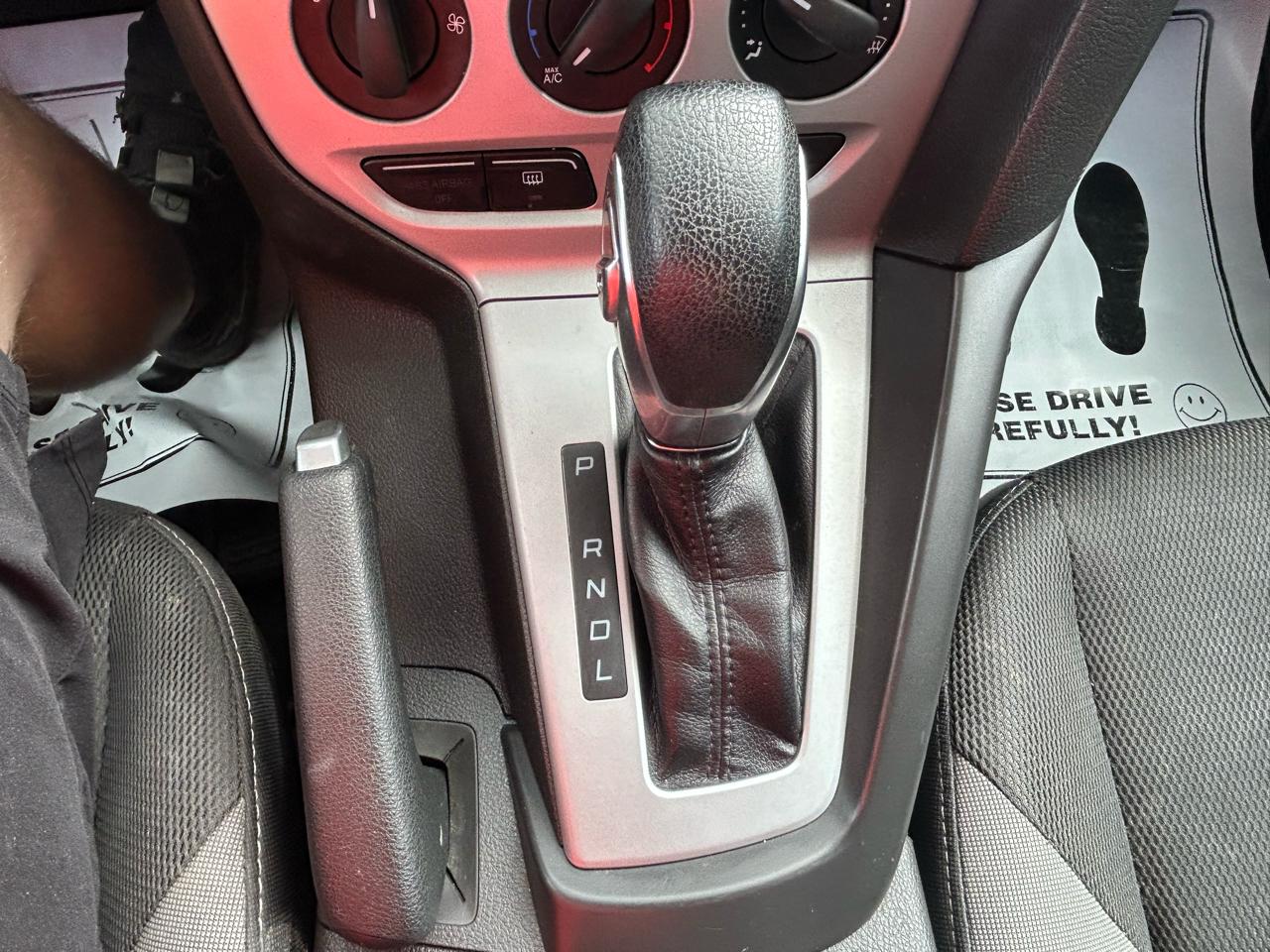 Ford Focus 5dr HB SE 2014