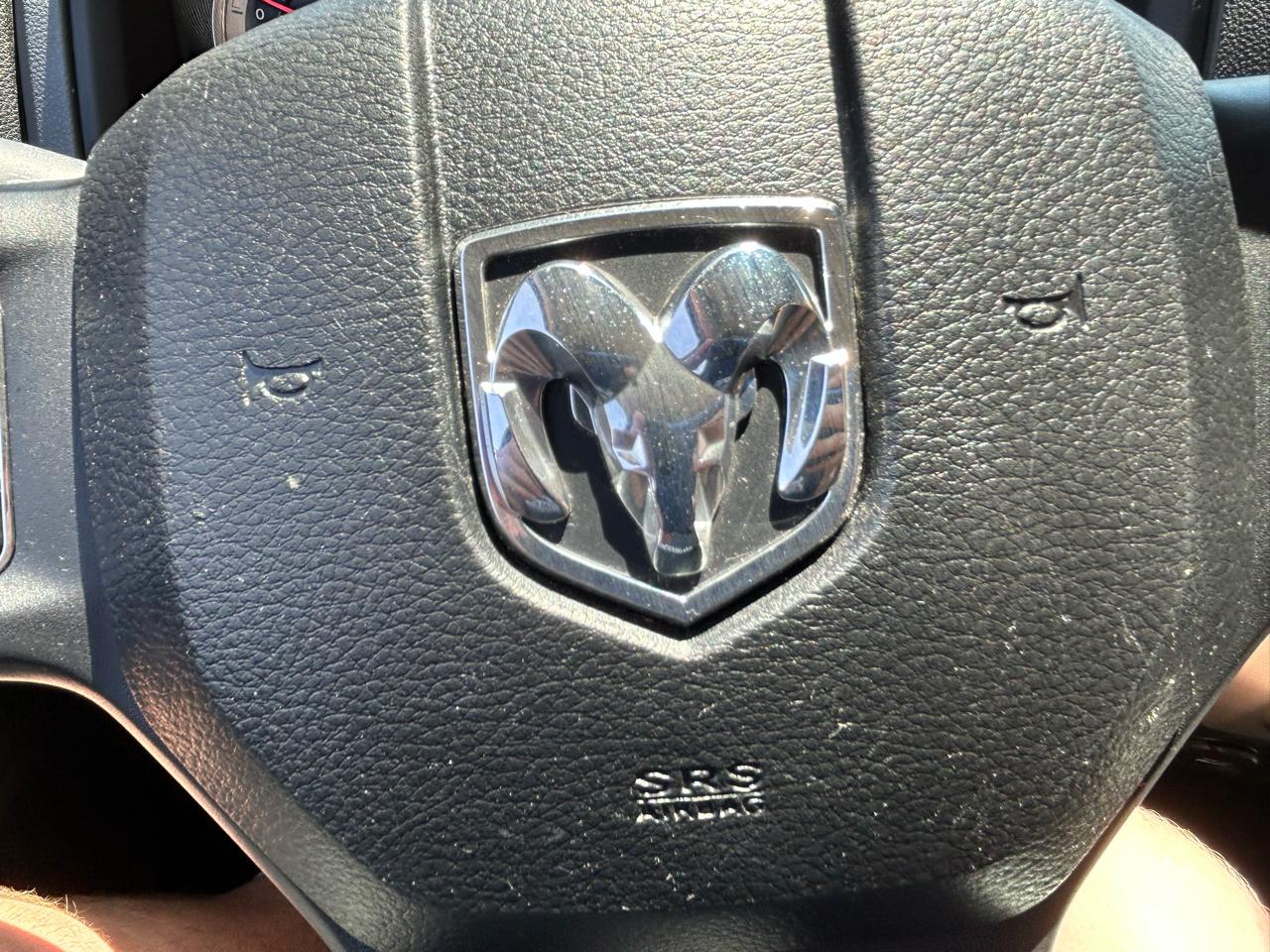 RAM 1500 4WD Quad Cab 140.5" SLT 2016