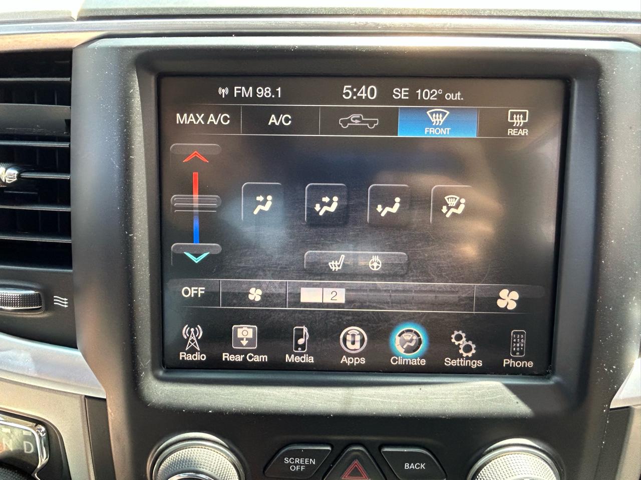 RAM 1500 4WD Quad Cab 140.5" SLT 2016