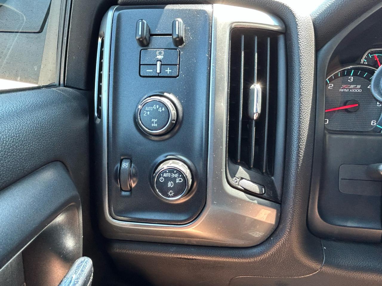Chevrolet Silverado 1500 4WD Double Cab 143.5" LT w/2LT 2017