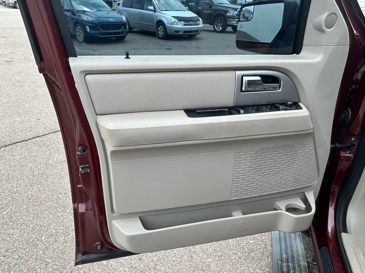 Ford Expedition 4WD 4dr Limited 2012