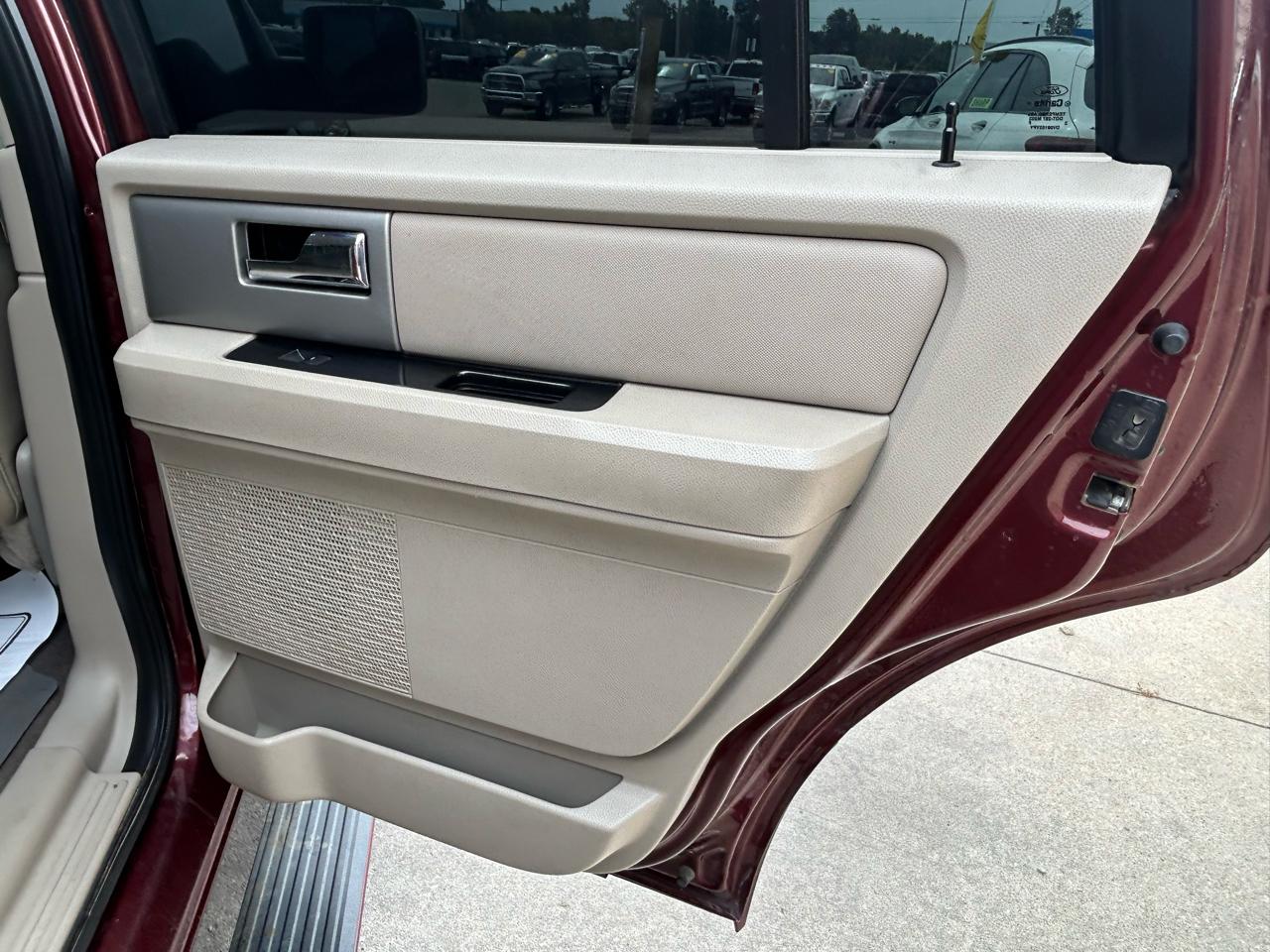 Ford Expedition 4WD 4dr Limited 2012