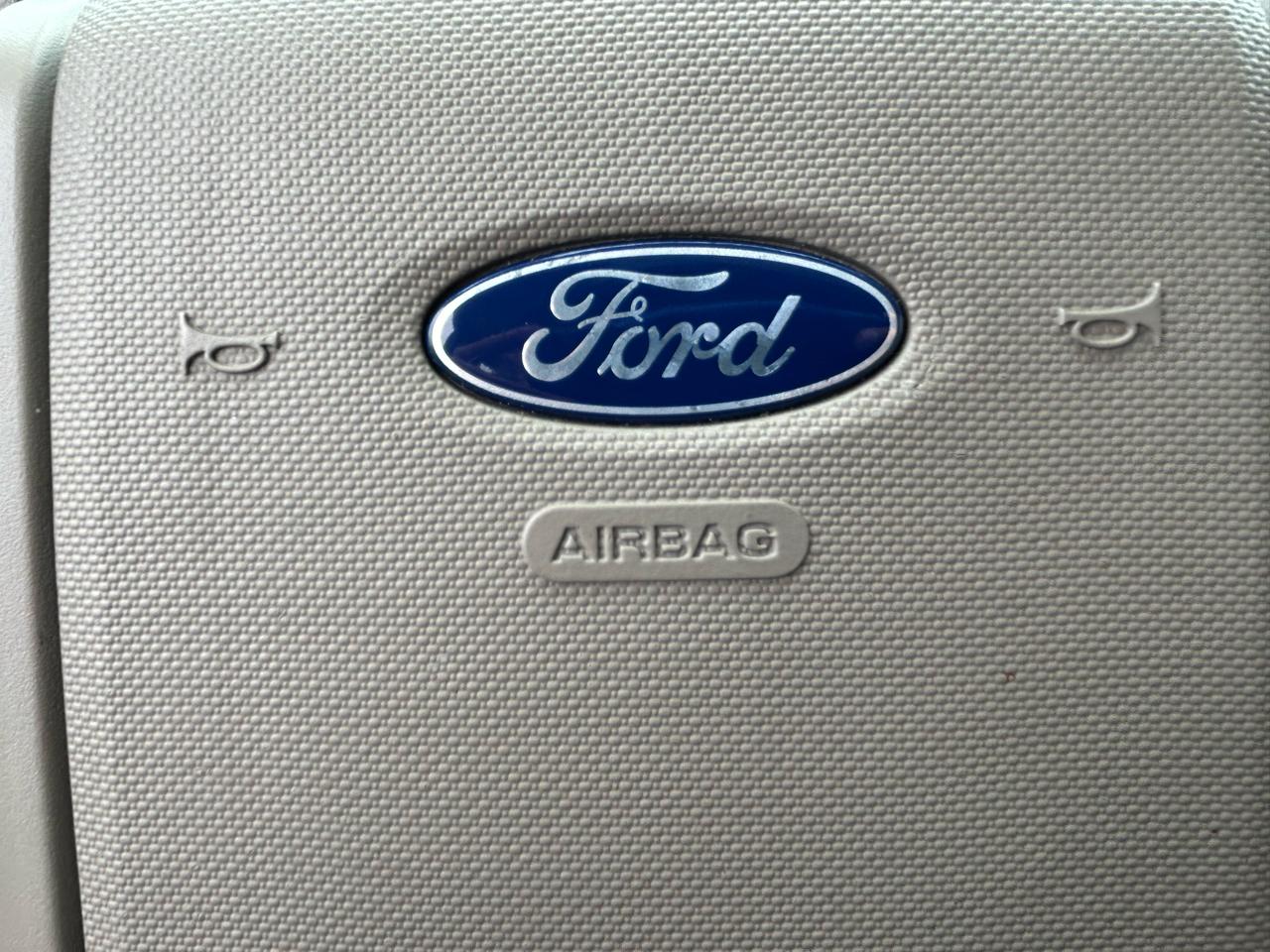 Ford Expedition 4WD 4dr Limited 2012