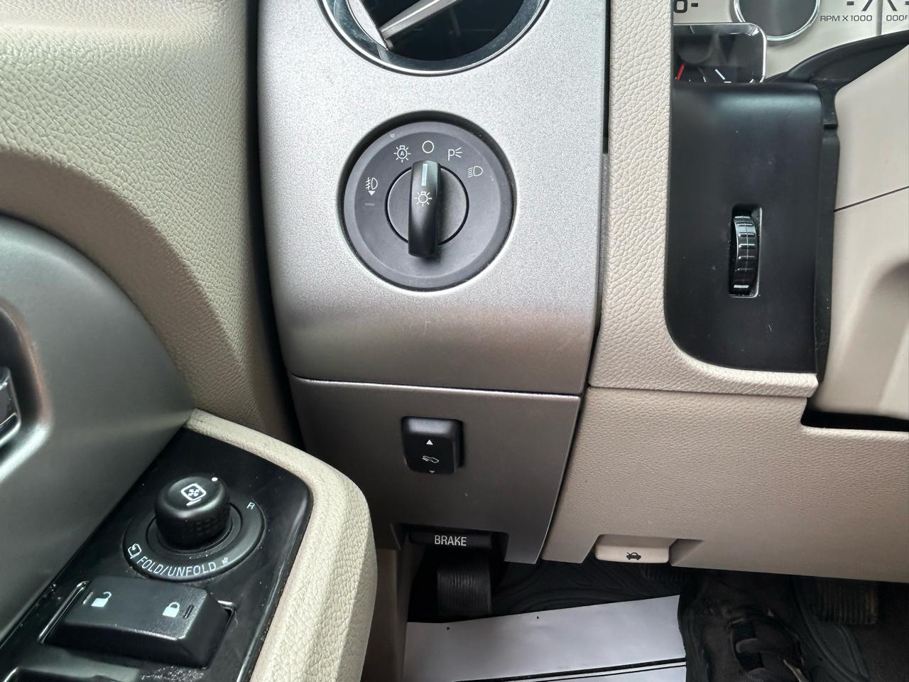 Ford Expedition 4WD 4dr Limited 2012