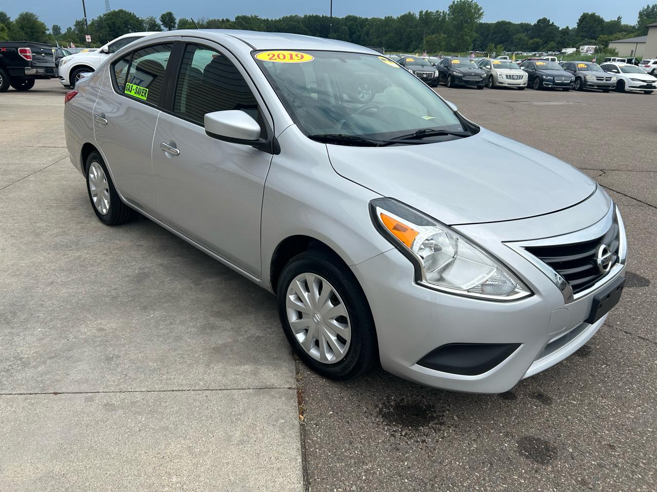 Nissan Versa Sedan SV CVT 2019