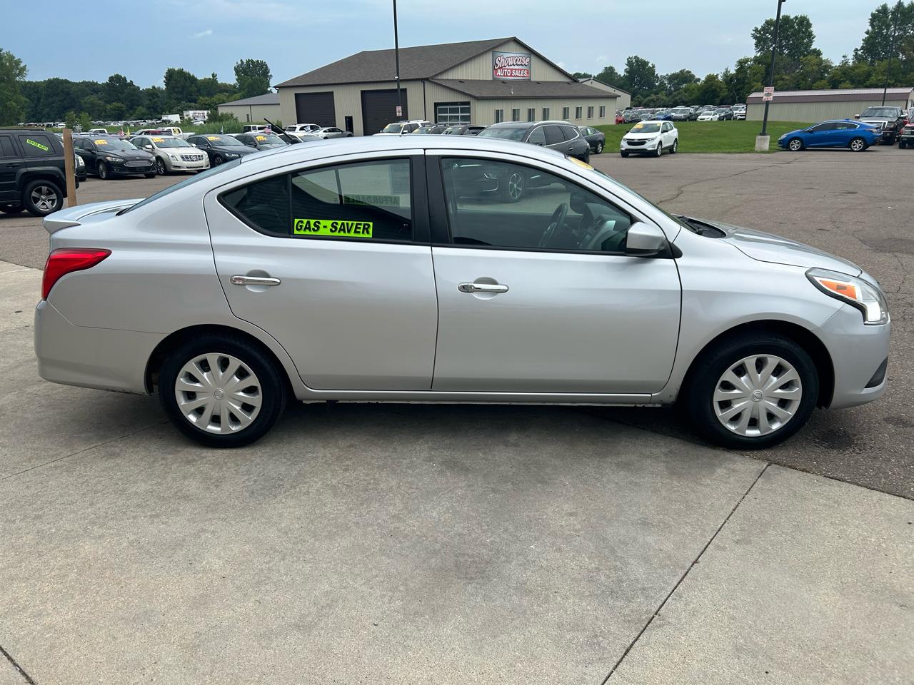 Nissan Versa Sedan SV CVT 2019