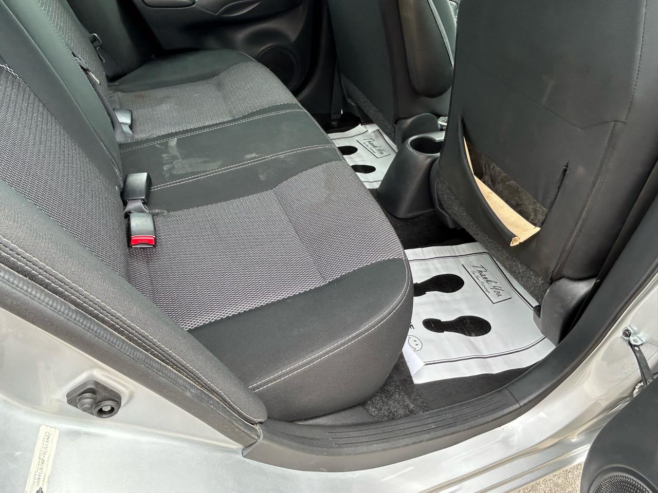Nissan Versa Sedan SV CVT 2019