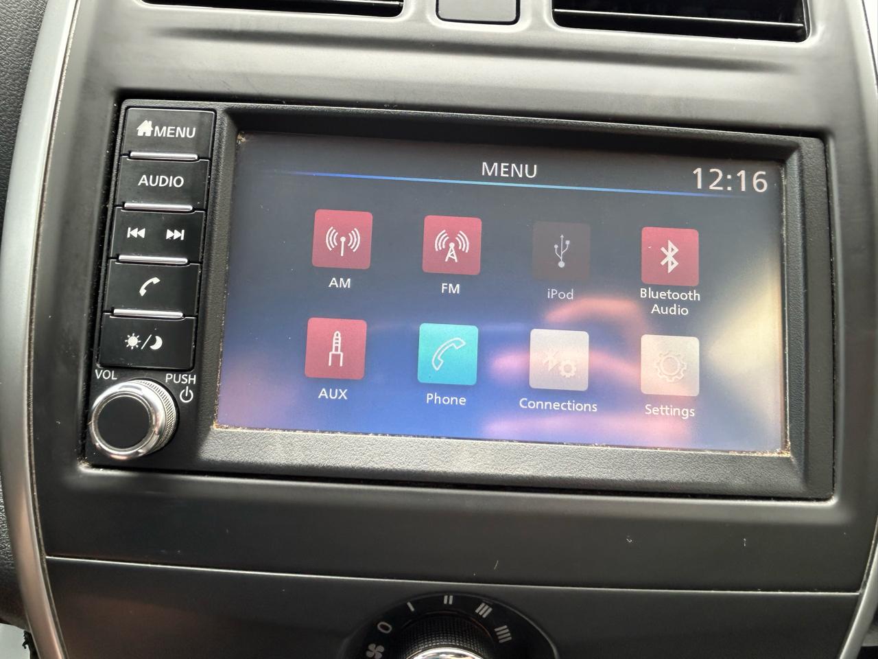 Nissan Versa Sedan SV CVT 2019
