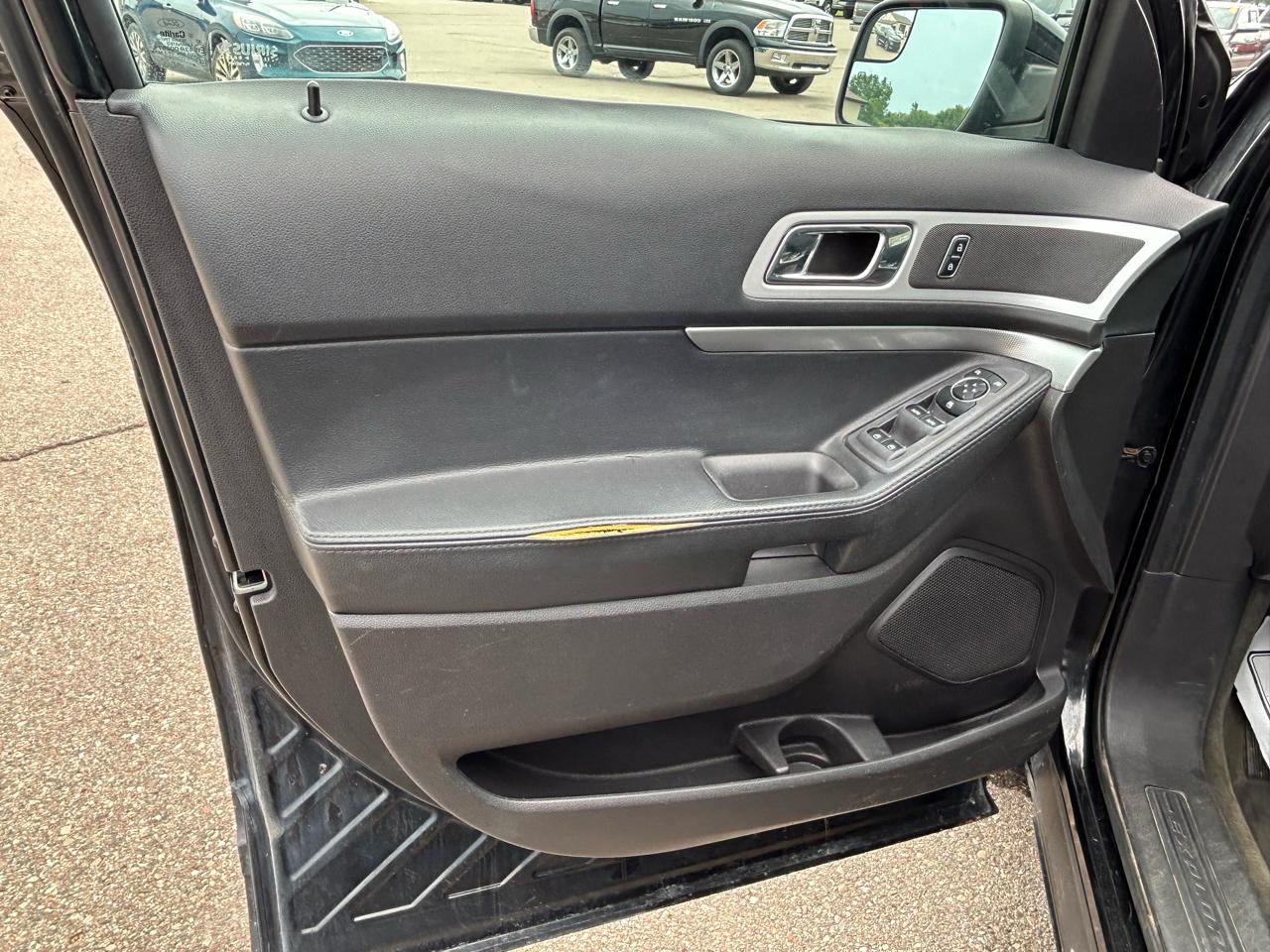 Ford Explorer 4WD 4dr XLT 2014