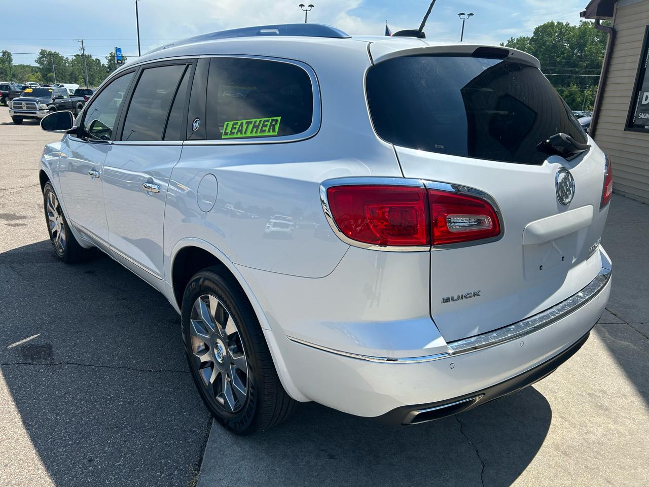Buick Enclave FWD 4dr Leather 2017