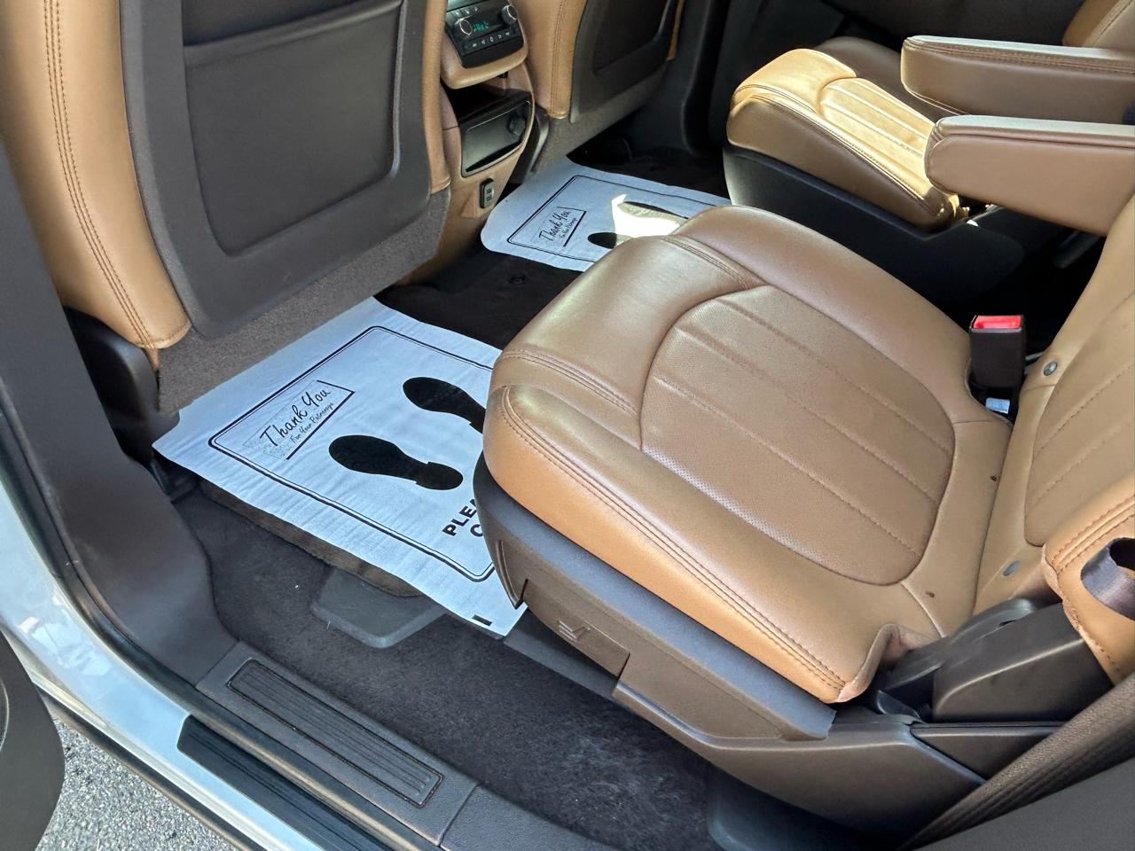 Buick Enclave FWD 4dr Leather 2017