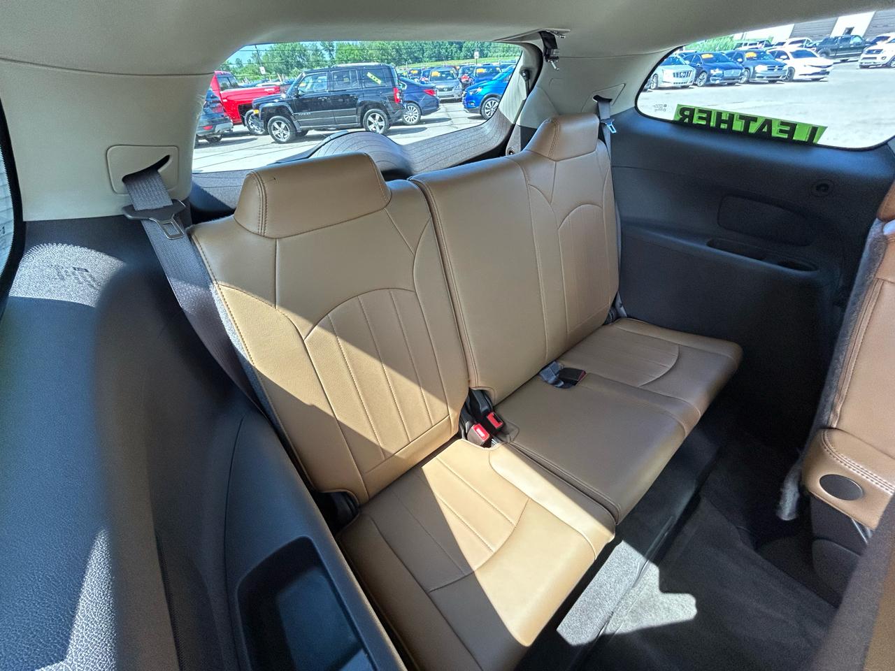 Buick Enclave FWD 4dr Leather 2017